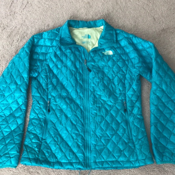 The North Face Women’s Thermoball Coat - Picture 2 of 7